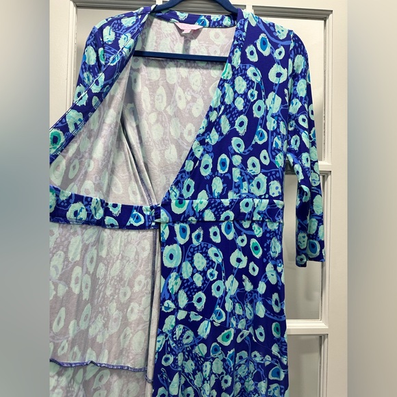 Lilly Pulitzer Rozaline Wrap Dress Multi
Color Lil Kitty Print - Small - Picture 6 of 7